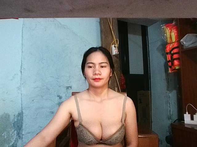 EllaShow93's BongaCams show and profile