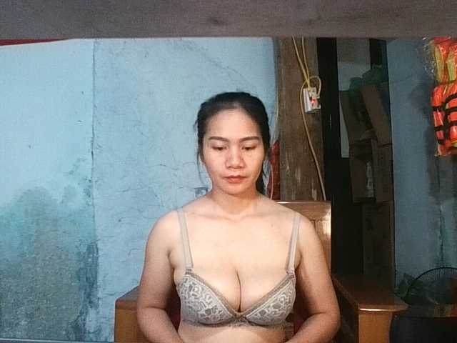 EllaShow93 live cam on BongaCams