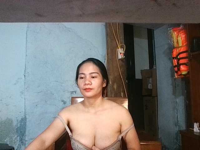 EllaShow93 live webcam show