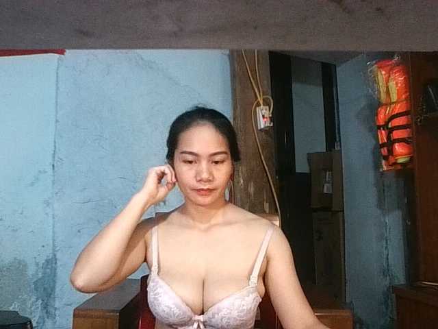 EllaShow93 live cam on BongaCams