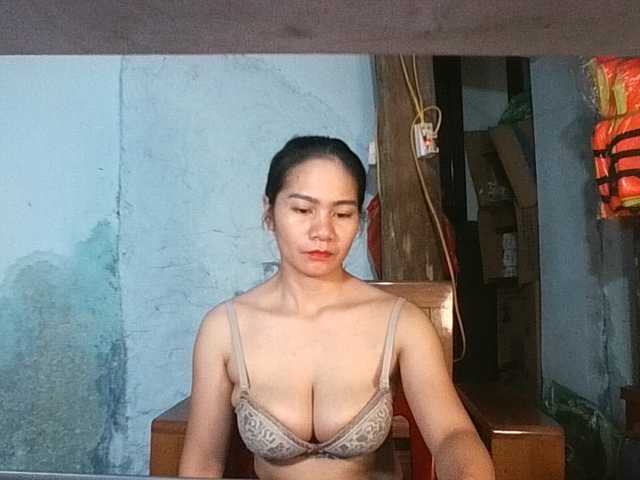 EllaShow93 live cam on BongaCams
