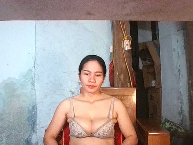 EllaShow93 live cam on BongaCams