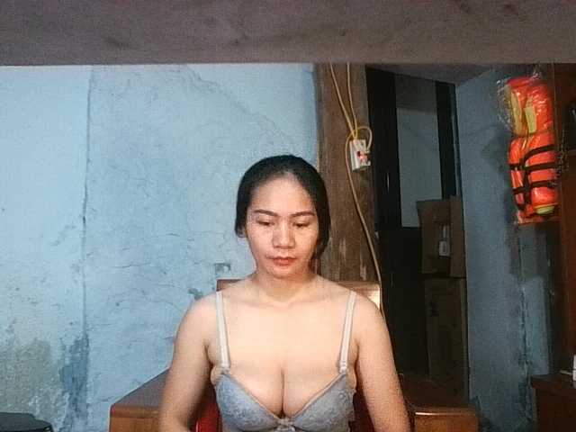 EllaShow93 live cam on BongaCams