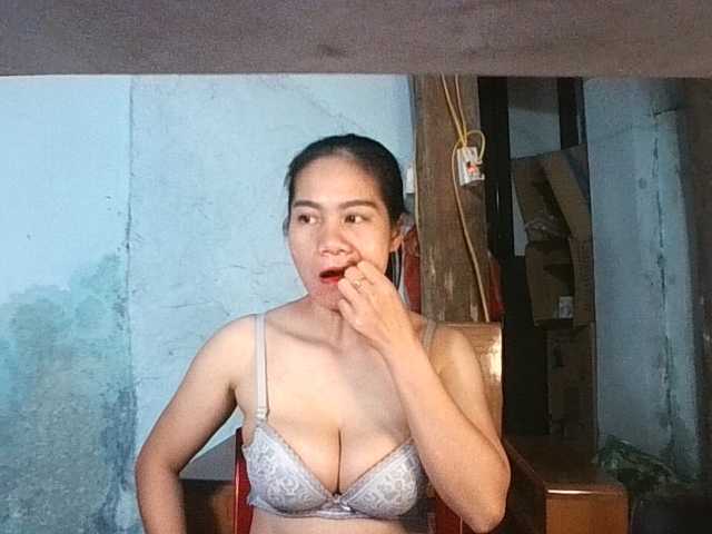 EllaShow93 live cam on BongaCams