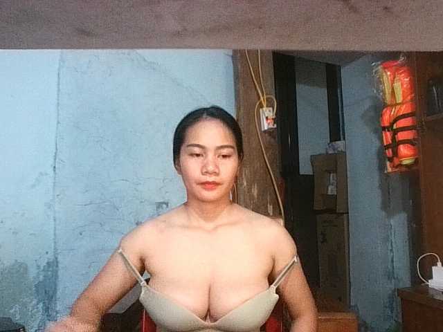 EllaShow93 live cam on BongaCams