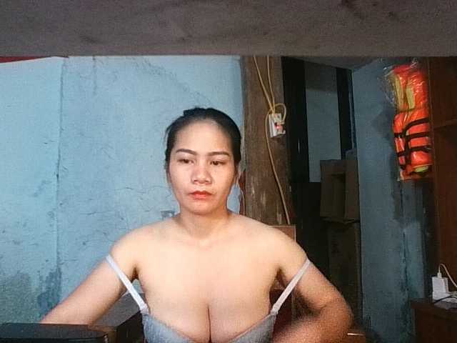 EllaShow93 live cam on BongaCams
