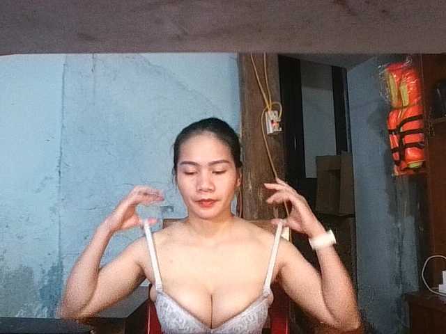 EllaShow93 live cam on BongaCams