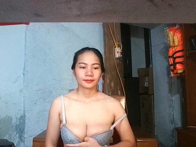 EllaShow93 live cam on BongaCams