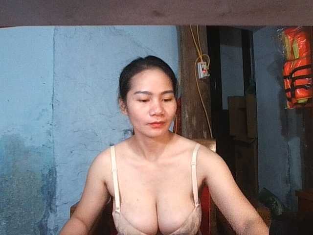 EllaShow93 live cam on BongaCams