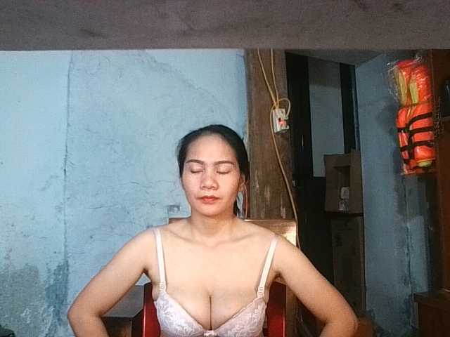 EllaShow93 live cam on BongaCams