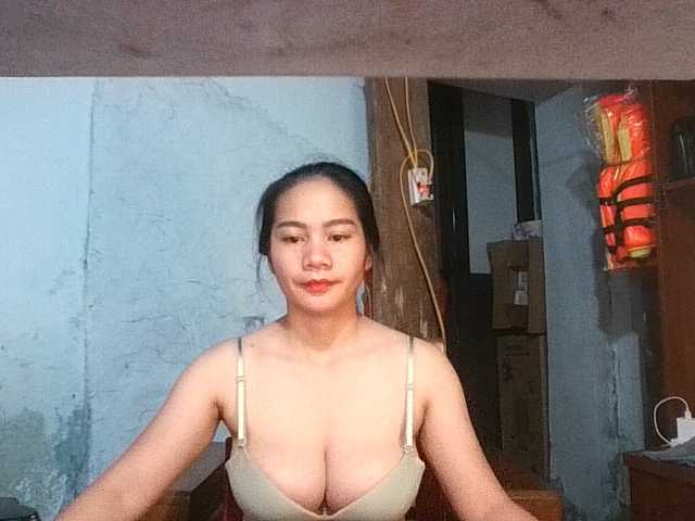 EllaShow93 live cam on BongaCams