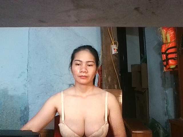 EllaShow93 live cam on BongaCams
