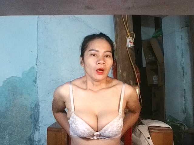 EllaShow93 live cam on BongaCams