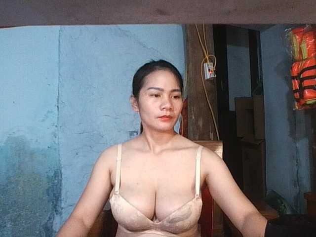 EllaShow93 live cam on BongaCams