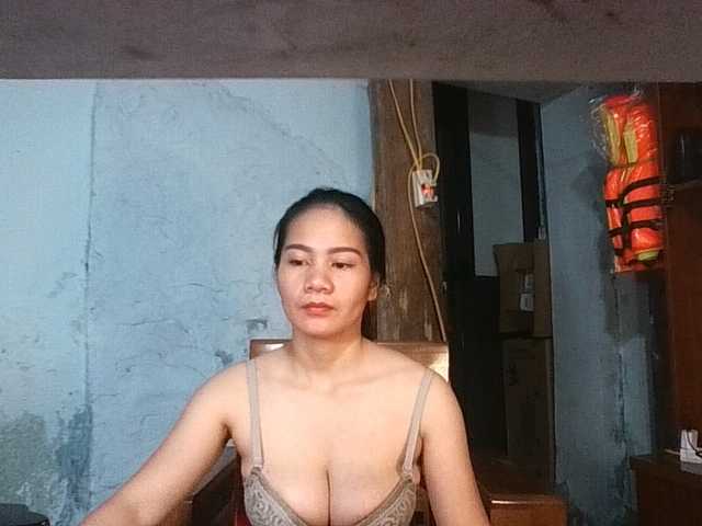 EllaShow93 live webcam show