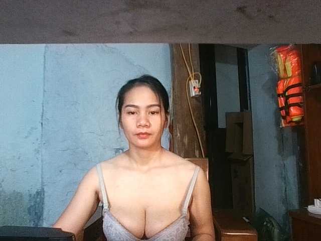 EllaShow93 live cam on BongaCams