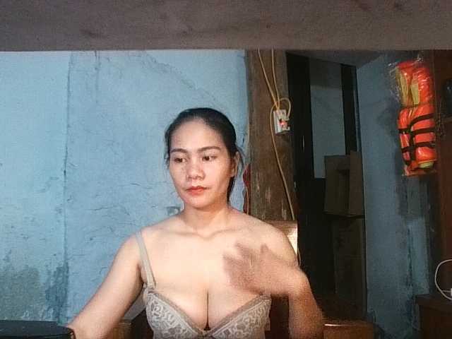 EllaShow93 live webcam show