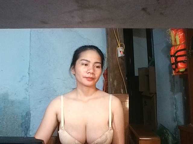 EllaShow93 live cam on BongaCams