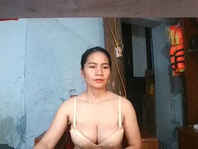 EllaShow93 live cam on BongaCams