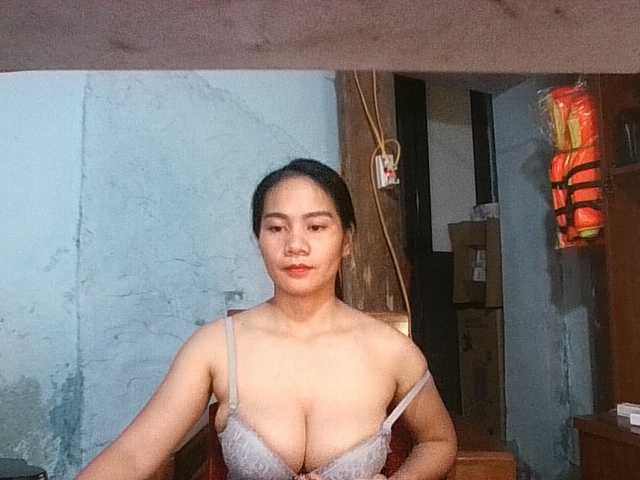 EllaShow93 live cam on BongaCams