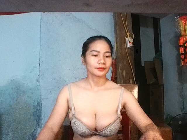 EllaShow93 live cam on BongaCams