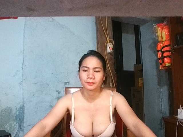 EllaShow93 live cam on BongaCams