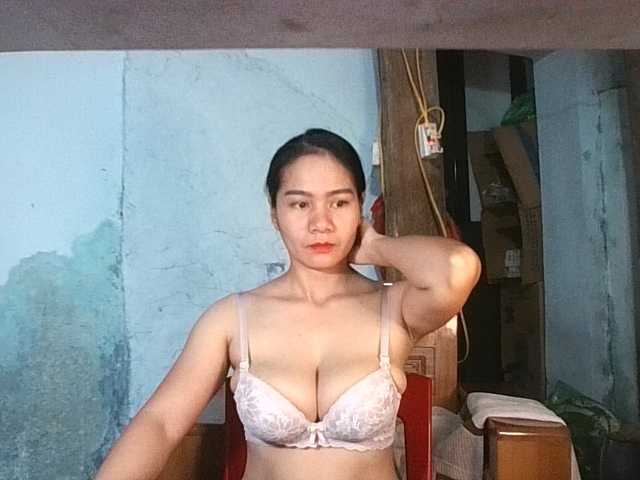 EllaShow93 live cam on BongaCams