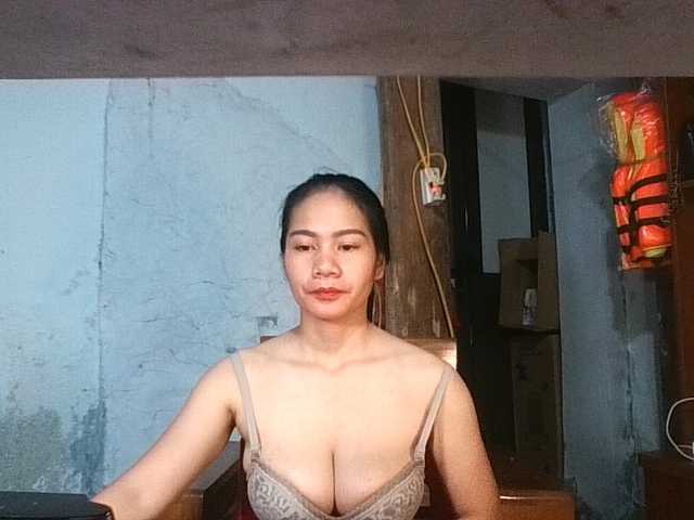 EllaShow93 live webcam show
