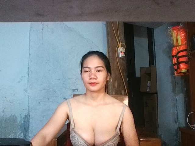 EllaShow93 live cam on BongaCams
