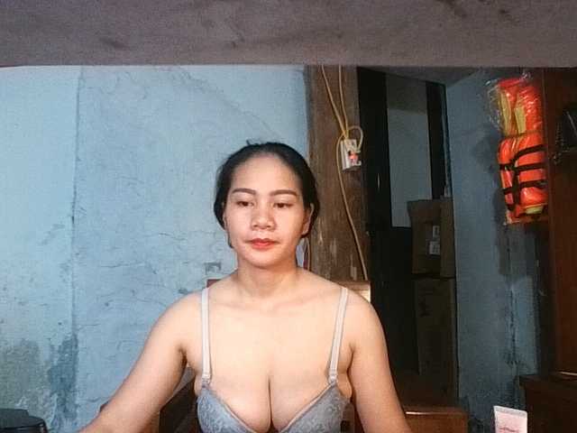EllaShow93 live cam on BongaCams
