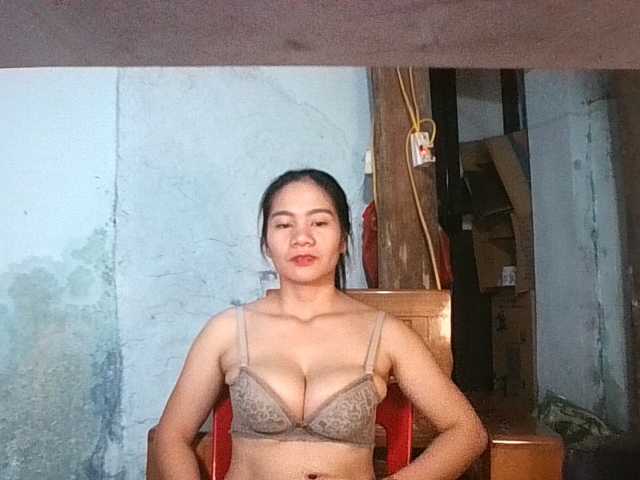 EllaShow93 live cam on BongaCams
