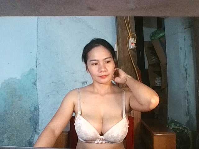 EllaShow93 live cam on BongaCams