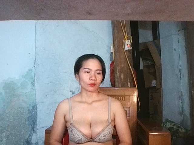 EllaShow93 live cam on BongaCams