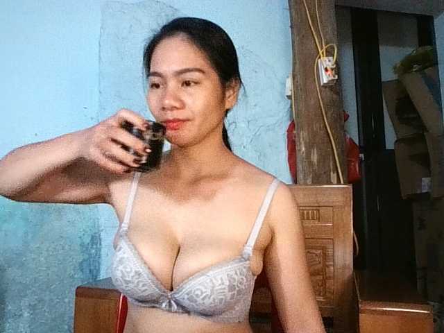 EllaShow93 live cam on BongaCams