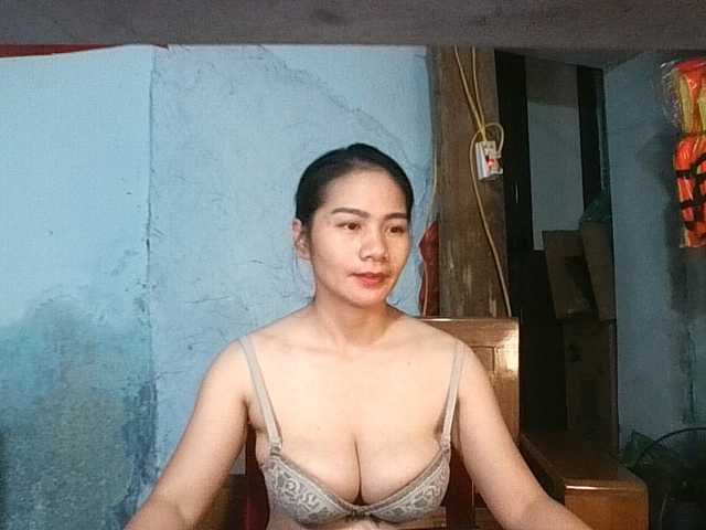 EllaShow93 live cam on BongaCams