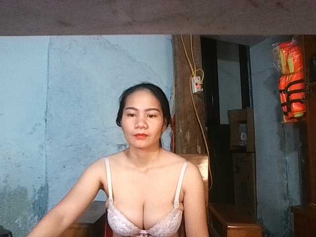 EllaShow93 live webcam show