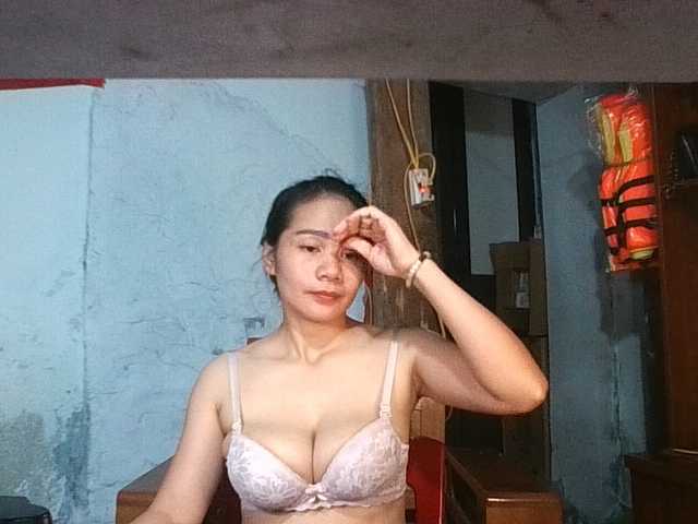 EllaShow93 live cam on BongaCams