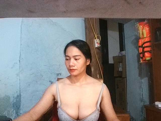 EllaShow93 live cam on BongaCams