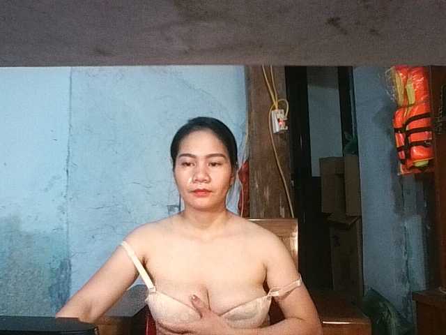 EllaShow93 live cam on BongaCams