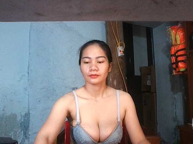 EllaShow93 live cam on BongaCams