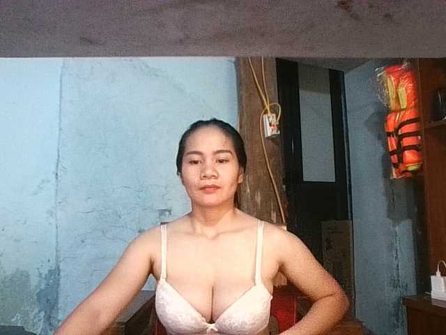 EllaShow93 live cam on BongaCams
