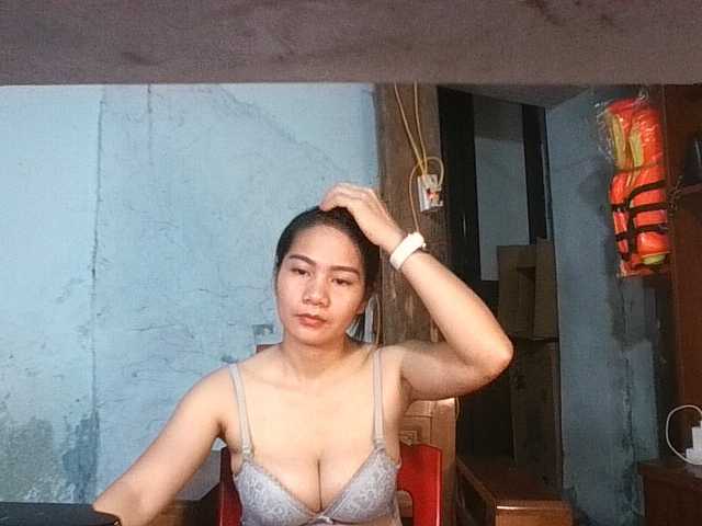 EllaShow93 live cam on BongaCams