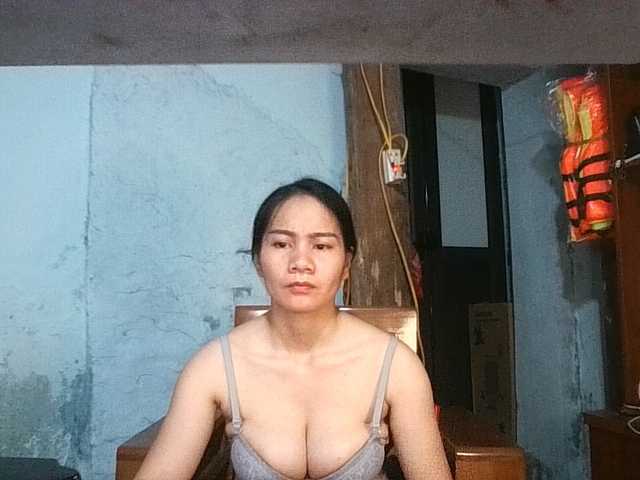 EllaShow93 live cam on BongaCams