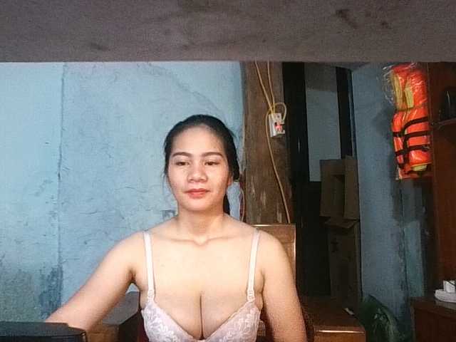EllaShow93 live cam on BongaCams