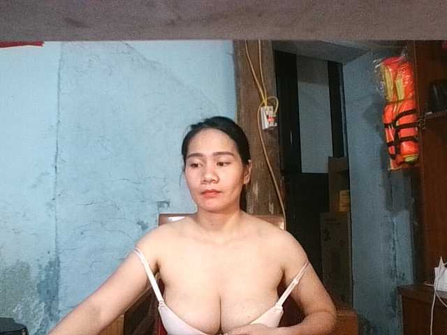 EllaShow93 live cam on BongaCams