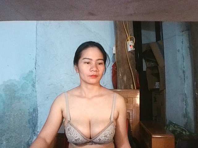 EllaShow93 live cam on BongaCams