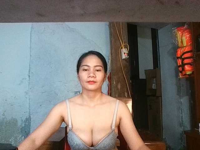 EllaShow93 live cam on BongaCams