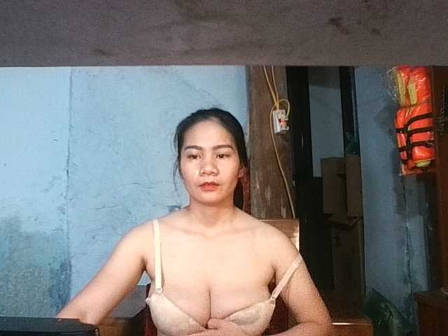EllaShow93 live cam on BongaCams