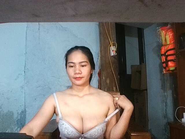 EllaShow93 live cam on BongaCams