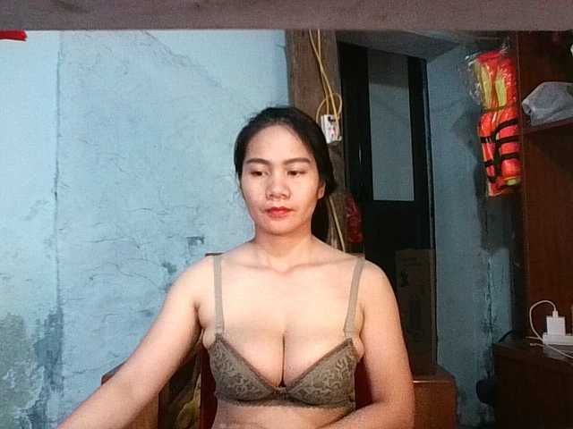 EllaShow93's BongaCams show and profile